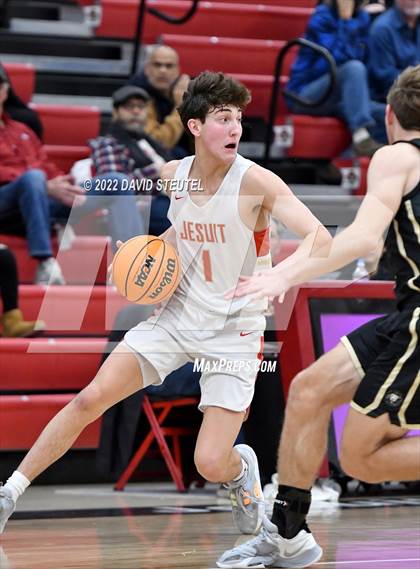 Thumbnail 1 in Archbishop Mitty vs. Jesuit (Fr. Barry Christmas Classic) photogallery.