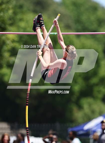 Thumbnail 3 in VHSL State Championships Pole Vault (Class 6) photogallery.