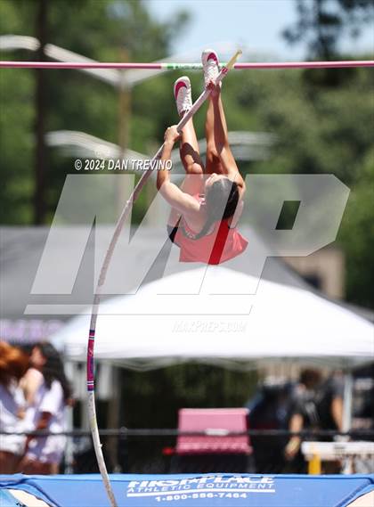 Thumbnail 1 in VHSL State Championships Pole Vault (Class 6) photogallery.