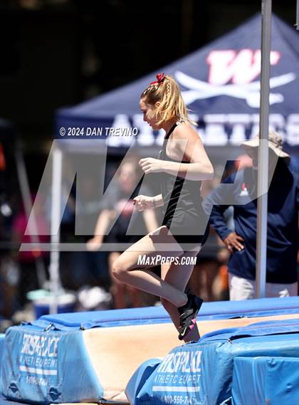 Thumbnail 3 in VHSL State Championships Pole Vault (Class 6) photogallery.