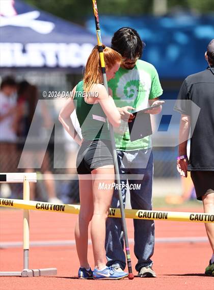 Thumbnail 3 in VHSL State Championships Pole Vault (Class 6) photogallery.