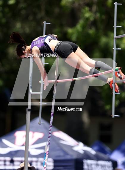 Thumbnail 1 in VHSL State Championships Pole Vault (Class 6) photogallery.