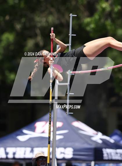 Thumbnail 1 in VHSL State Championships Pole Vault (Class 6) photogallery.