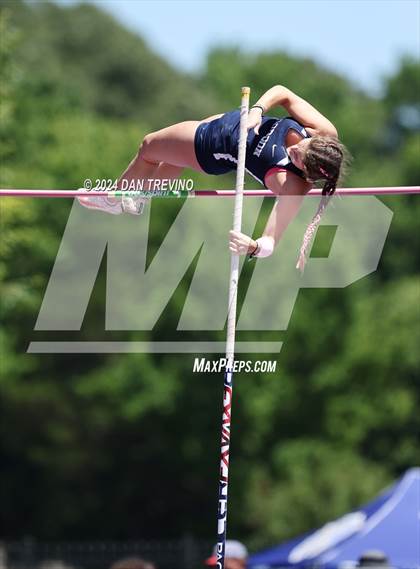 Thumbnail 1 in VHSL State Championships Pole Vault (Class 6) photogallery.