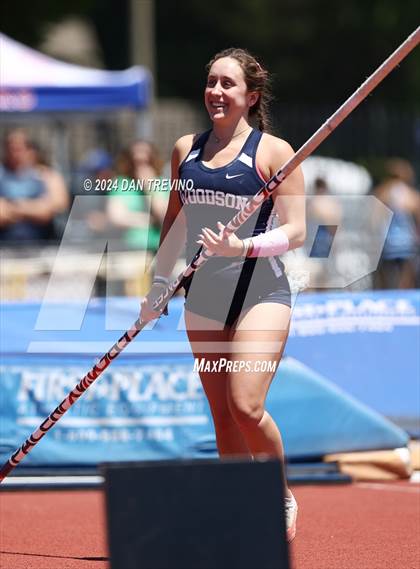 Thumbnail 3 in VHSL State Championships Pole Vault (Class 6) photogallery.