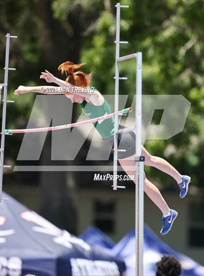 Thumbnail 2 in VHSL State Championships Pole Vault (Class 6) photogallery.