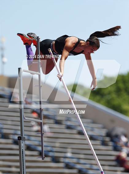 Thumbnail 1 in VHSL State Championships Pole Vault (Class 6) photogallery.