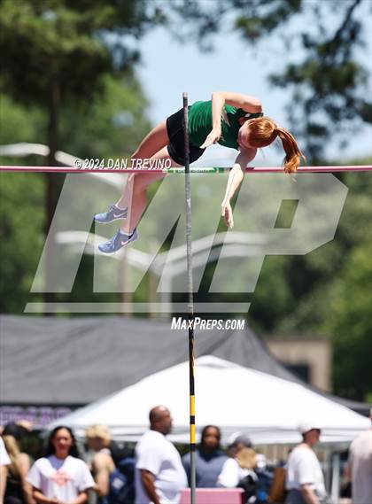 Thumbnail 3 in VHSL State Championships Pole Vault (Class 6) photogallery.