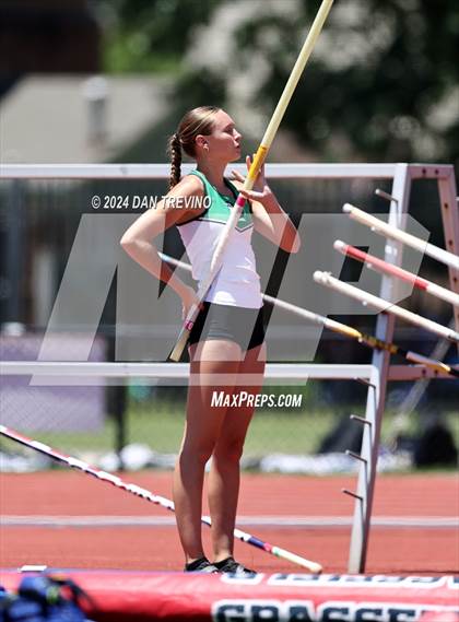 Thumbnail 3 in VHSL State Championships Pole Vault (Class 6) photogallery.