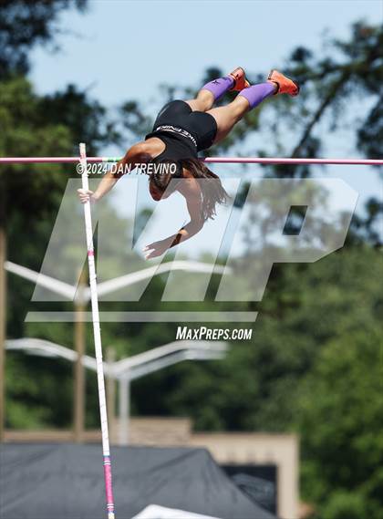 Thumbnail 3 in VHSL State Championships Pole Vault (Class 6) photogallery.