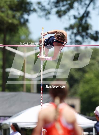 Thumbnail 1 in VHSL State Championships Pole Vault (Class 6) photogallery.