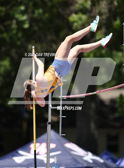 Thumbnail 3 in VHSL State Championships Pole Vault (Class 6) photogallery.