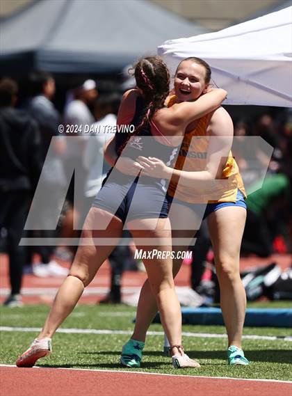 Thumbnail 1 in VHSL State Championships Pole Vault (Class 6) photogallery.