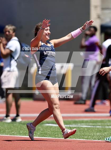 Thumbnail 2 in VHSL State Championships Pole Vault (Class 6) photogallery.