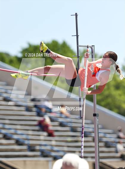 Thumbnail 3 in VHSL State Championships Pole Vault (Class 6) photogallery.