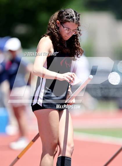 Thumbnail 3 in VHSL State Championships Pole Vault (Class 6) photogallery.