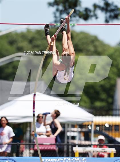 Thumbnail 3 in VHSL State Championships Pole Vault (Class 6) photogallery.