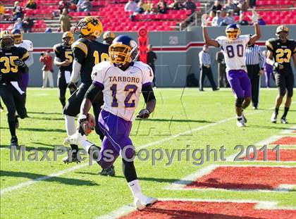 Thumbnail 2 in Tarboro vs Lincolnton (NCHSAA 2A Final) photogallery.