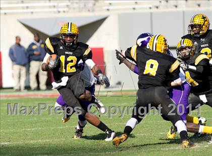 Thumbnail 3 in Tarboro vs Lincolnton (NCHSAA 2A Final) photogallery.