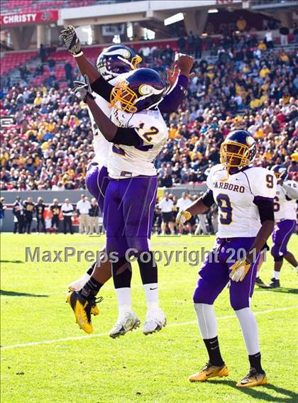 Thumbnail 1 in Tarboro vs Lincolnton (NCHSAA 2A Final) photogallery.