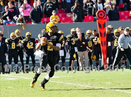Thumbnail 3 in Tarboro vs Lincolnton (NCHSAA 2A Final) photogallery.