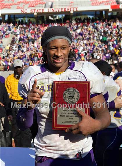 Thumbnail 1 in Tarboro vs Lincolnton (NCHSAA 2A Final) photogallery.