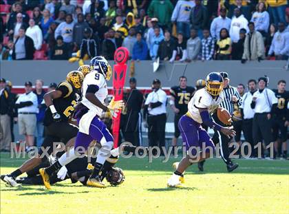 Thumbnail 1 in Tarboro vs Lincolnton (NCHSAA 2A Final) photogallery.