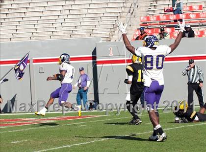 Thumbnail 1 in Tarboro vs Lincolnton (NCHSAA 2A Final) photogallery.
