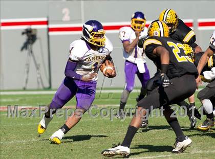 Thumbnail 1 in Tarboro vs Lincolnton (NCHSAA 2A Final) photogallery.