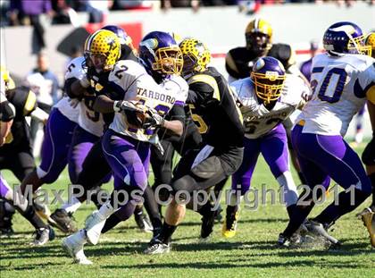 Thumbnail 2 in Tarboro vs Lincolnton (NCHSAA 2A Final) photogallery.