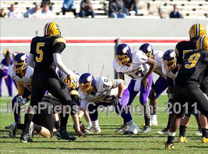 Thumbnail 2 in Tarboro vs Lincolnton (NCHSAA 2A Final) photogallery.