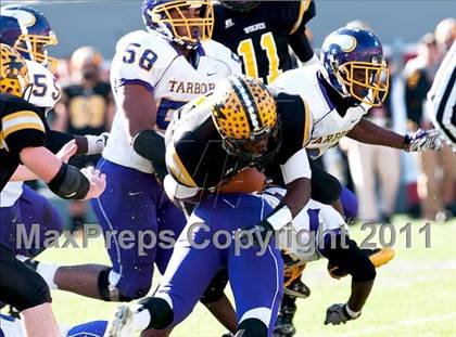 Thumbnail 2 in Tarboro vs Lincolnton (NCHSAA 2A Final) photogallery.