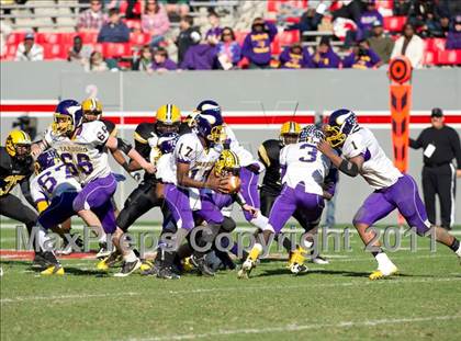 Thumbnail 2 in Tarboro vs Lincolnton (NCHSAA 2A Final) photogallery.