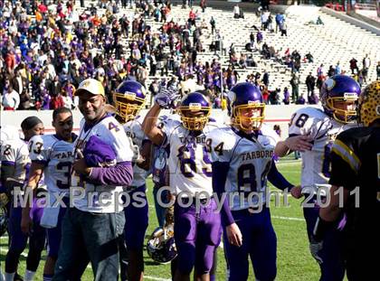 Thumbnail 2 in Tarboro vs Lincolnton (NCHSAA 2A Final) photogallery.