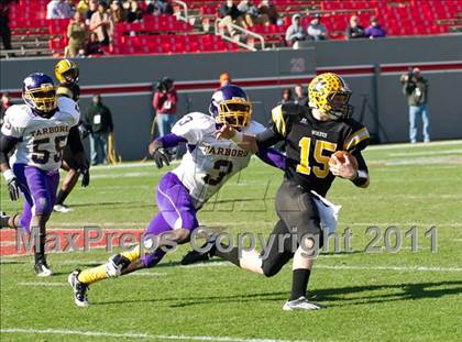 Thumbnail 2 in Tarboro vs Lincolnton (NCHSAA 2A Final) photogallery.