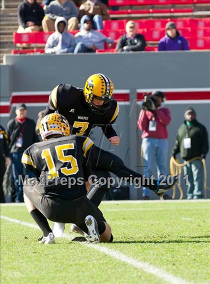 Thumbnail 2 in Tarboro vs Lincolnton (NCHSAA 2A Final) photogallery.