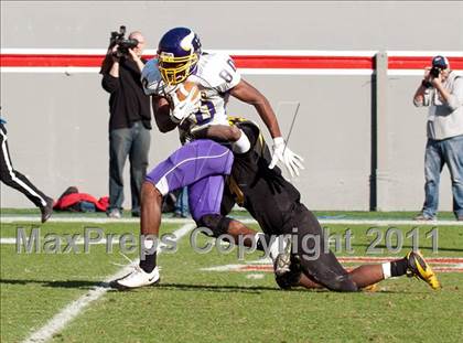 Thumbnail 3 in Tarboro vs Lincolnton (NCHSAA 2A Final) photogallery.