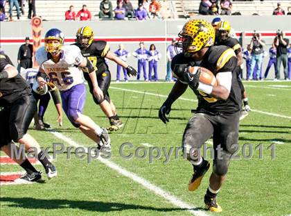 Thumbnail 1 in Tarboro vs Lincolnton (NCHSAA 2A Final) photogallery.