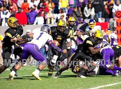 Thumbnail 2 in Tarboro vs Lincolnton (NCHSAA 2A Final) photogallery.