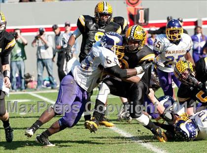 Thumbnail 2 in Tarboro vs Lincolnton (NCHSAA 2A Final) photogallery.