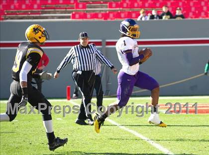 Thumbnail 1 in Tarboro vs Lincolnton (NCHSAA 2A Final) photogallery.