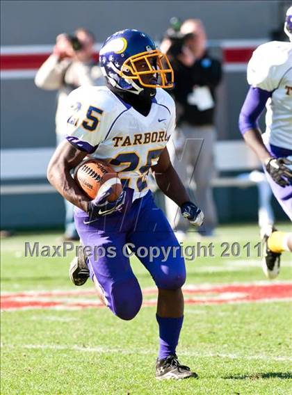 Thumbnail 3 in Tarboro vs Lincolnton (NCHSAA 2A Final) photogallery.