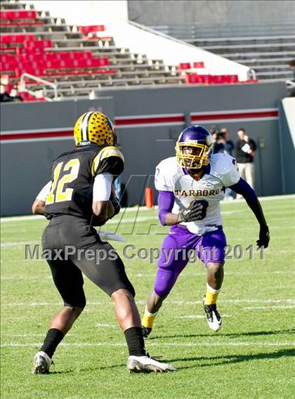 Thumbnail 3 in Tarboro vs Lincolnton (NCHSAA 2A Final) photogallery.