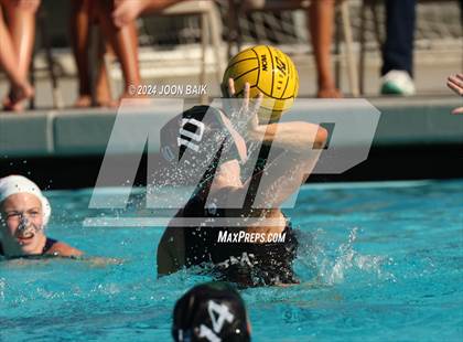 Thumbnail 2 in Alhambra vs Moreau Catholic (Battle of the Bay) photogallery.