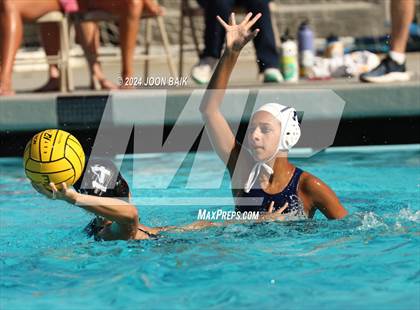 Thumbnail 2 in Alhambra vs Moreau Catholic (Battle of the Bay) photogallery.