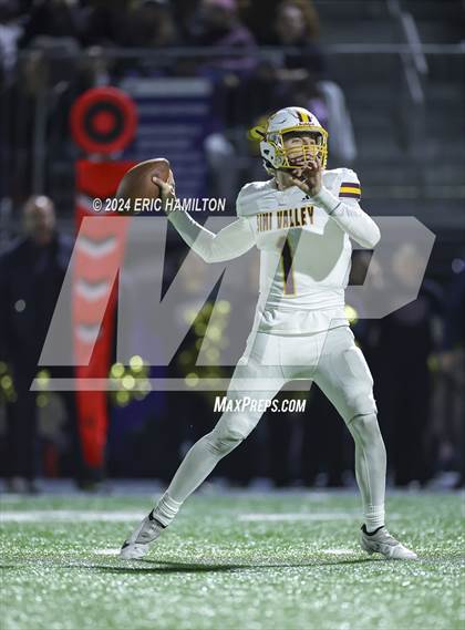 Thumbnail 1 in Simi Valley vs. Loyola (CIF SS D3 Semifinal) photogallery.