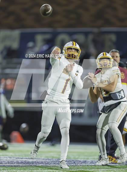 Thumbnail 2 in Simi Valley vs. Loyola (CIF SS D3 Semifinal) photogallery.