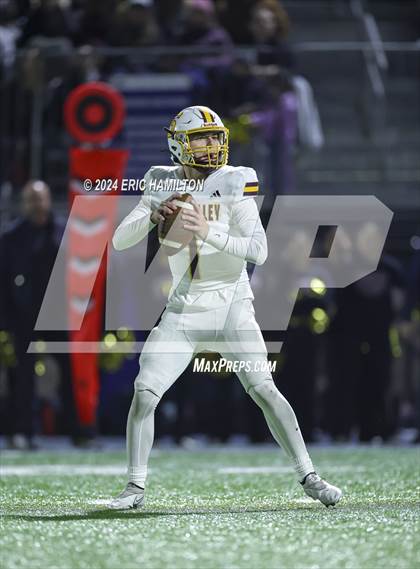 Thumbnail 1 in Simi Valley vs. Loyola (CIF SS D3 Semifinal) photogallery.
