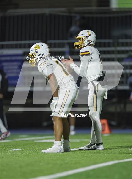 Thumbnail 2 in Simi Valley vs. Loyola (CIF SS D3 Semifinal) photogallery.