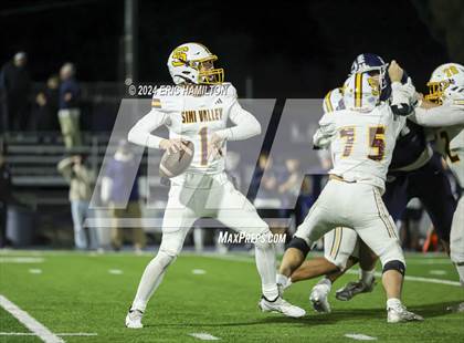 Thumbnail 1 in Simi Valley vs. Loyola (CIF SS D3 Semifinal) photogallery.